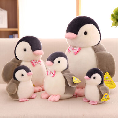 De aangepaste Gepersonaliseerde Leuke Pinguïn van het Pluchespeelgoed met Vlinderdas, Witte en Zwarte Kleur