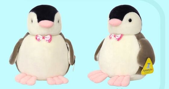 De aangepaste Gepersonaliseerde Leuke Pinguïn van het Pluchespeelgoed met Vlinderdas, Witte en Zwarte Kleur