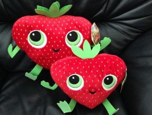 Bewolkt met een Kans van Vleesballetjes 2 Speelgoed van de Aardbeibes Gevuld Pluche