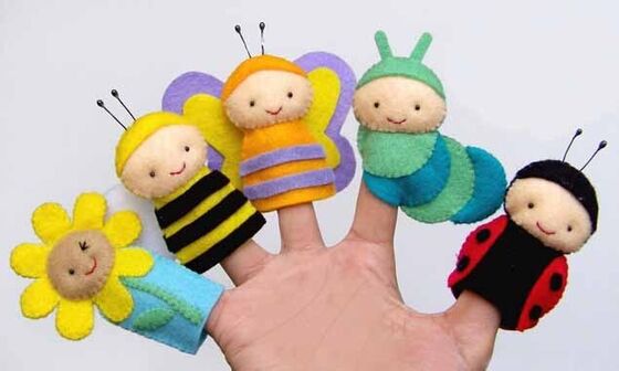 Leuke de Handpoppen/de Jonge geitjeshandpoppen Gevoelde OEM van de Honingbijpluche
