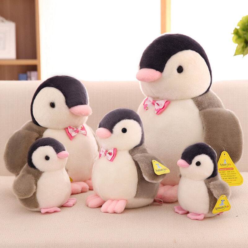 De aangepaste Gepersonaliseerde Leuke Pinguïn van het Pluchespeelgoed met Vlinderdas, Witte en Zwarte Kleur